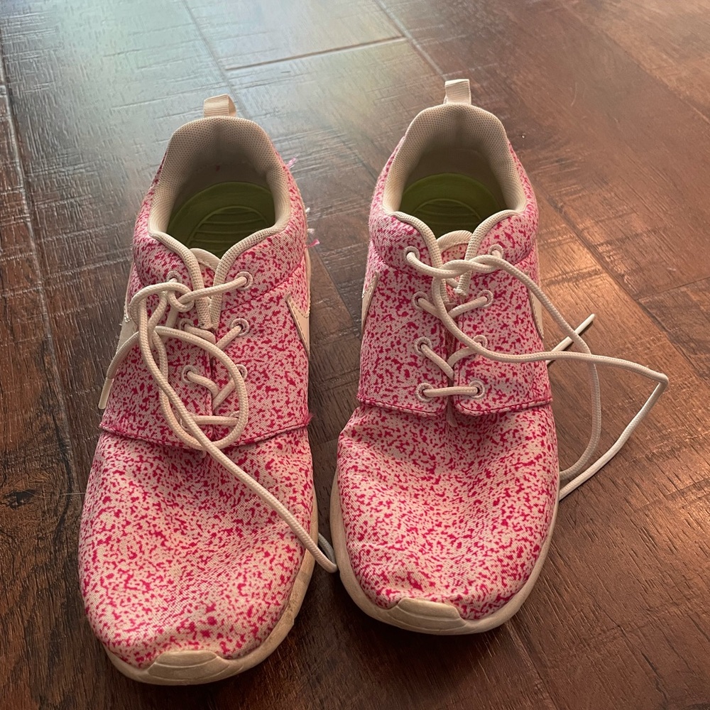 Nike gym shoes